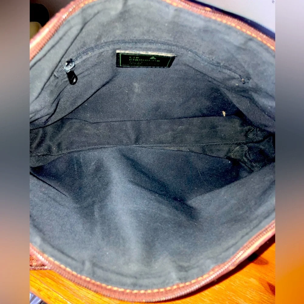 Classic Liz Pebbled Leather Purse - Picture 7 of 8